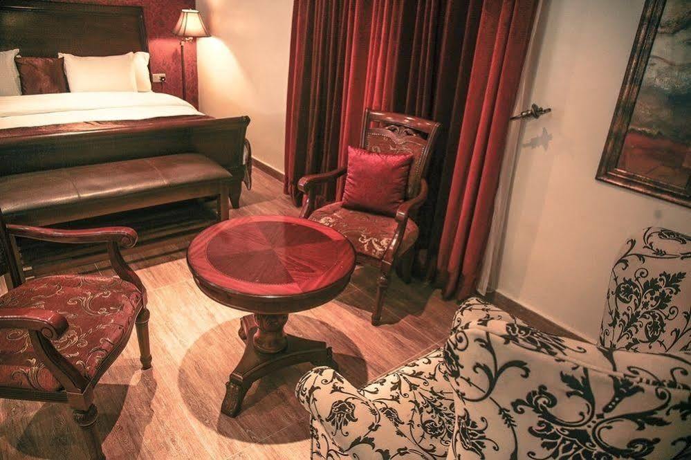 Fryburg Suites Aliayabiagba Eksteriør billede